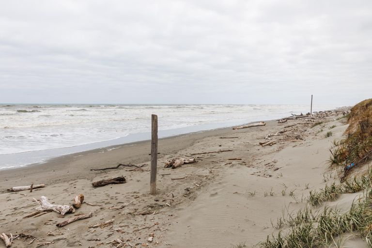 Photo of property in 19 Marine Parade South, Foxton Beach, Foxton, 4815