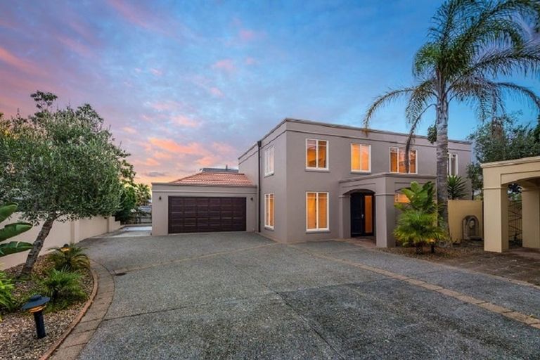 Photo of property in 13 Haven Crest, Somerville, Auckland, 2014