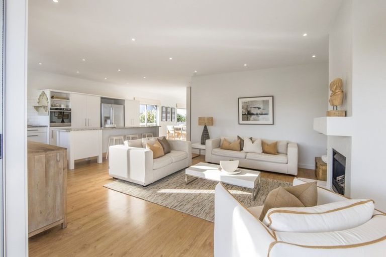 Photo of property in 7 Maleme Avenue, Belmont, Auckland, 0622