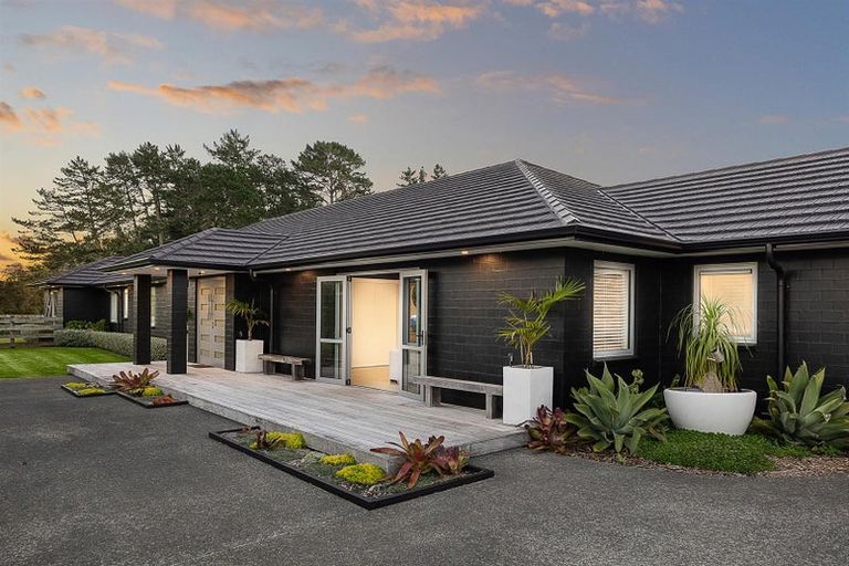 Photo of property in 583 State Highway 16, Kumeu, 0891