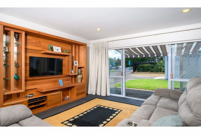 Photo of property in 369a Hobsonville Road, Hobsonville, Auckland, 0618