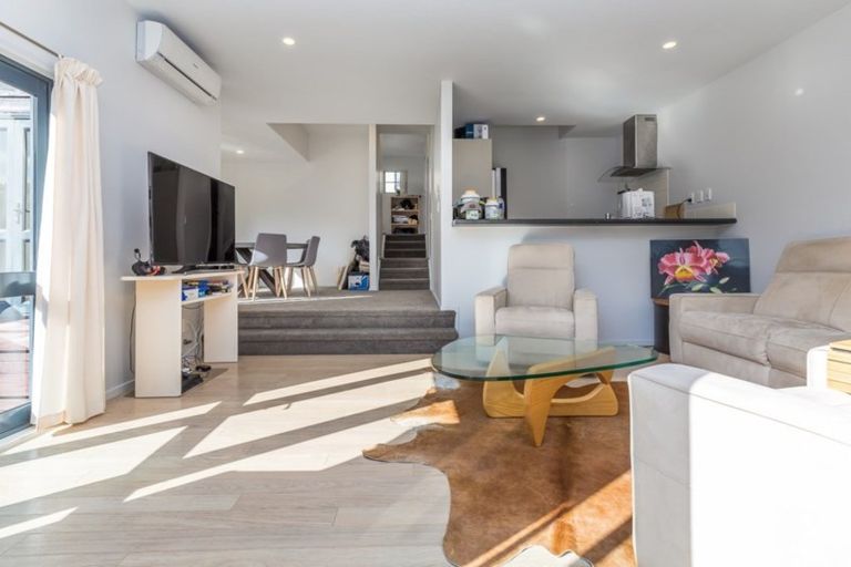 Photo of property in 5/19 Langana Avenue, Browns Bay, Auckland, 0630