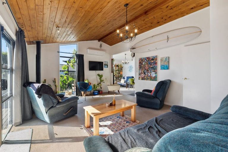 Photo of property in 15b Marchant Place, Westown, New Plymouth, 4310