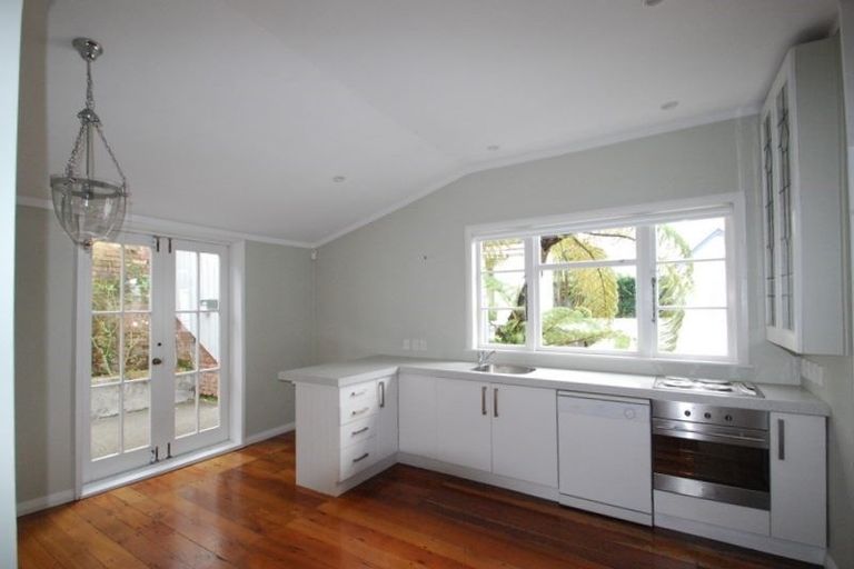 Photo of property in 18 Carrington Street, Mount Cook, Wellington, 6021