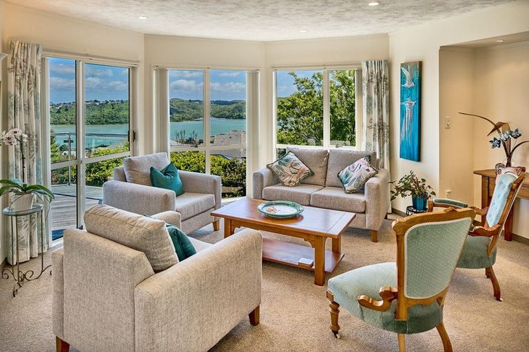 Photo of property in 4 Tombane Terrace, Papakowhai, Porirua, 5024