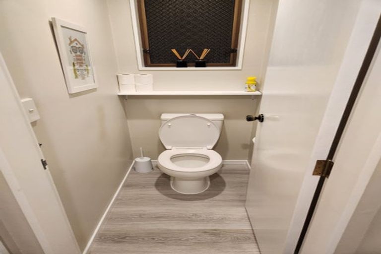 Photo of property in 10 Makatote Grove, Churton Park, Wellington, 6037