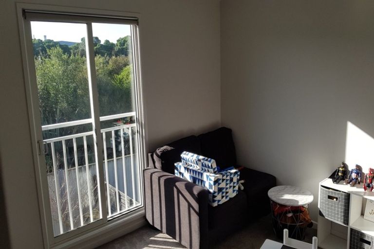 Photo of property in 14 Patiti Parade, Mangere Bridge, Auckland, 2022