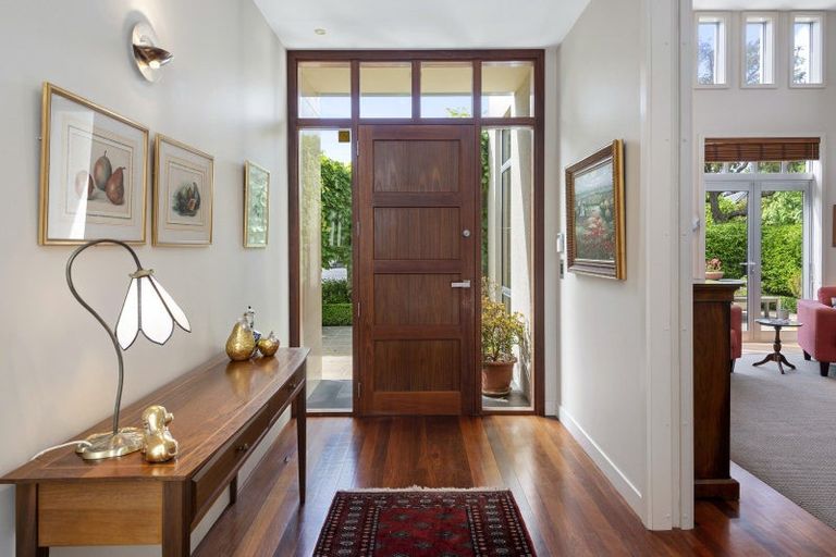 Photo of property in 33 Wroxton Terrace, Merivale, Christchurch, 8014