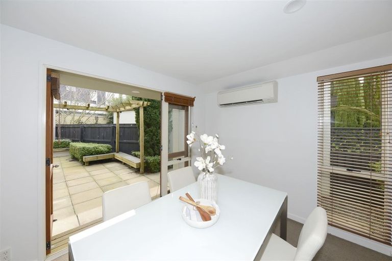 Photo of property in 30 Oakford Close, Riccarton, Christchurch, 8011