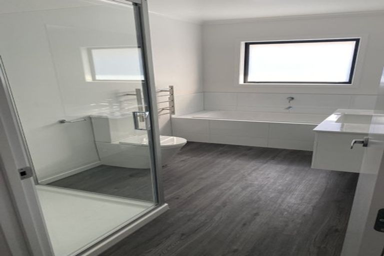 Photo of property in 209a Walter Strevens Drive, Conifer Grove, Takanini, 2112