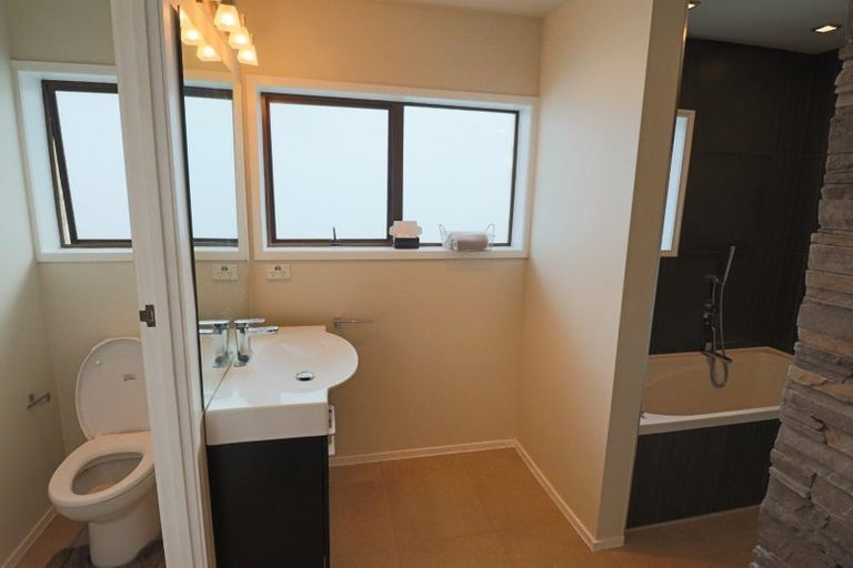 Photo of property in 55 Dignan Street, Point Chevalier, Auckland, 1022