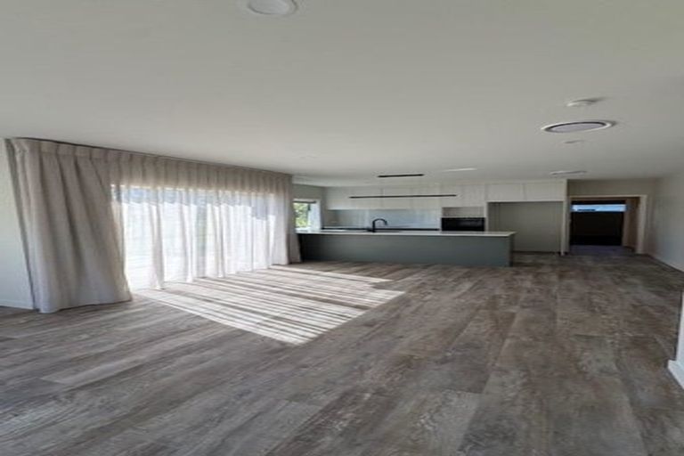 Photo of property in 32 West Place, Greenmeadows, Napier, 4112