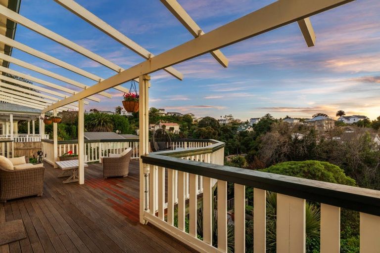 Photo of property in 7 Lucy Road, Bluff Hill, Napier, 4110