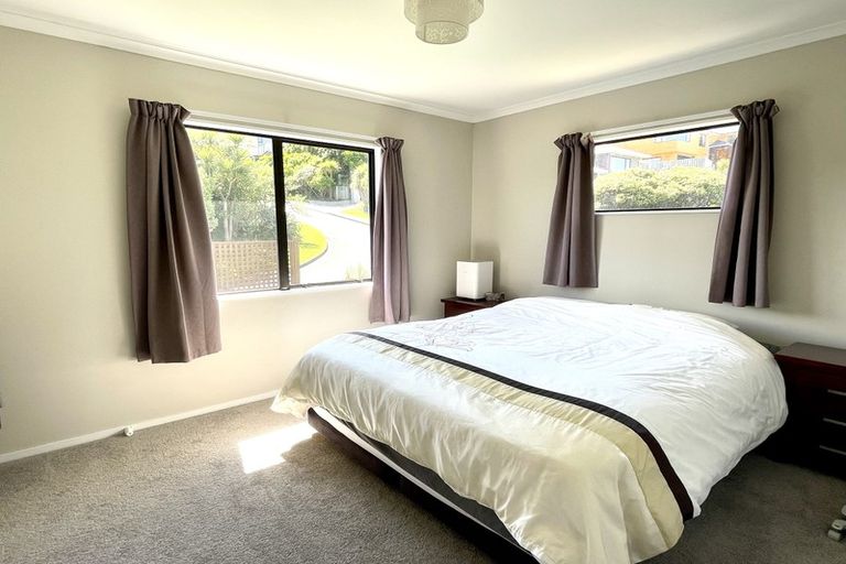 Photo of property in 100 Frobisher Street, Island Bay, Wellington, 6023