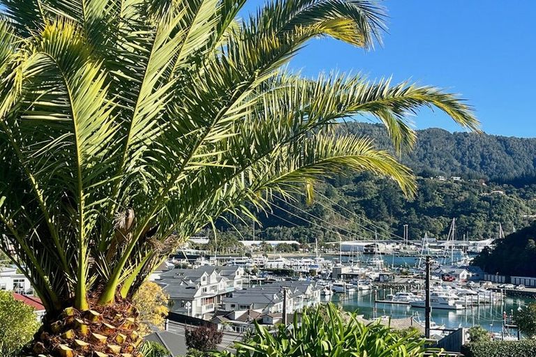 Photo of property in 8 Rutland Street, Picton, 7220