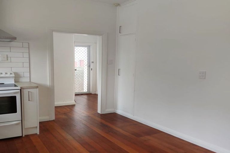 Photo of property in 15 Park Road, West End, Palmerston North, 4412