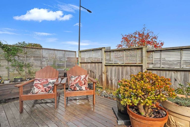 Photo of property in 76 Accolage Boulevard, Kumeu, 0810