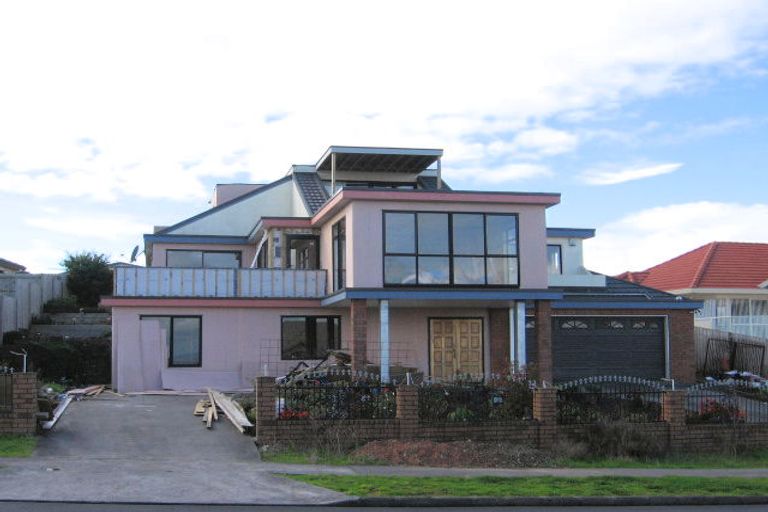 Photo of property in 60 Goodwood Drive, Goodwood Heights, Auckland, 2105