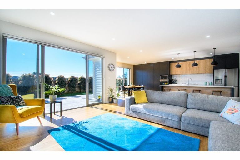 Photo of property in 17 Moemoea Avenue, Kumeu, 0810