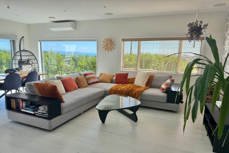 Photo of property in 25 Woodridge Drive, Stanmore Bay, Whangaparaoa, 0932