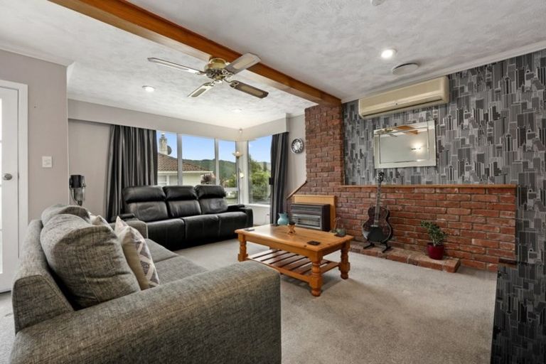 Photo of property in 4 Prestige Place, Maoribank, Upper Hutt, 5018