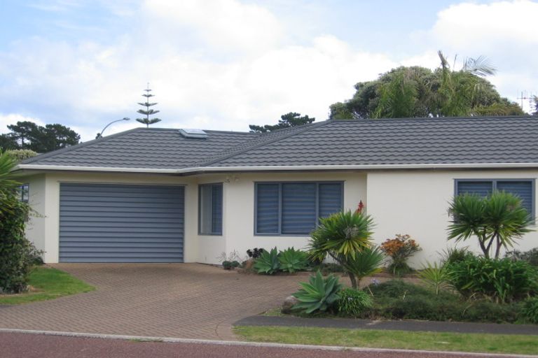 Photo of property in 1 Easdale Place, Pauanui, Hikuai, 3579