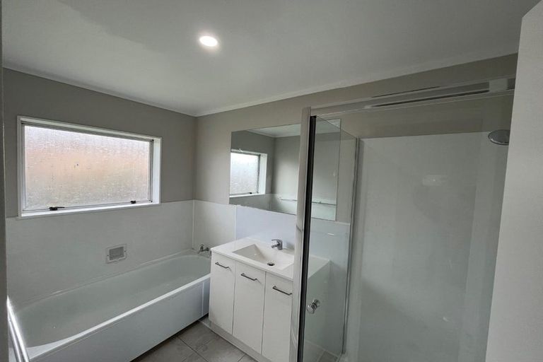 Photo of property in 2/3 Berwyn Avenue, Takanini, 2112