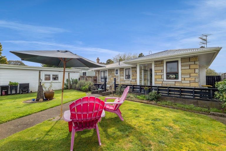 Photo of property in 21 Mills Street, Eltham, 4322