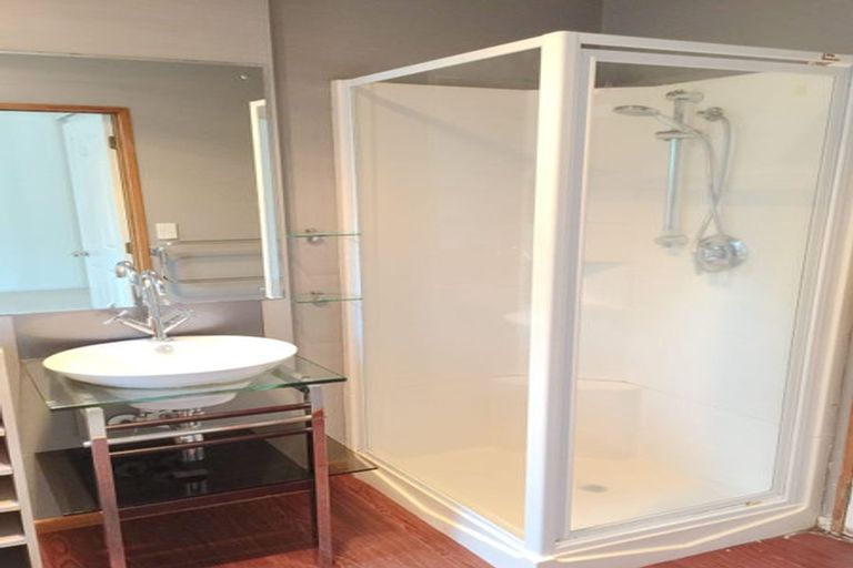 Photo of property in 1/94 Archers Road, Glenfield, Auckland, 0629