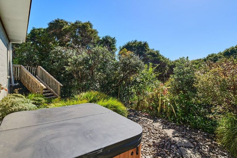 Photo of property in 53 Exploration Way, Whitby, Porirua, 5024