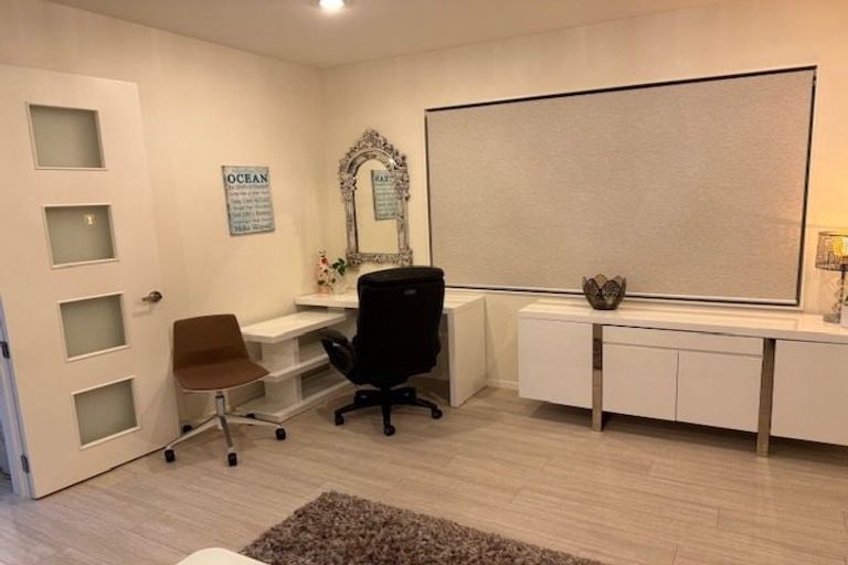 Photo of property in 1 Irongate Avenue, Ranui, Auckland, 0612