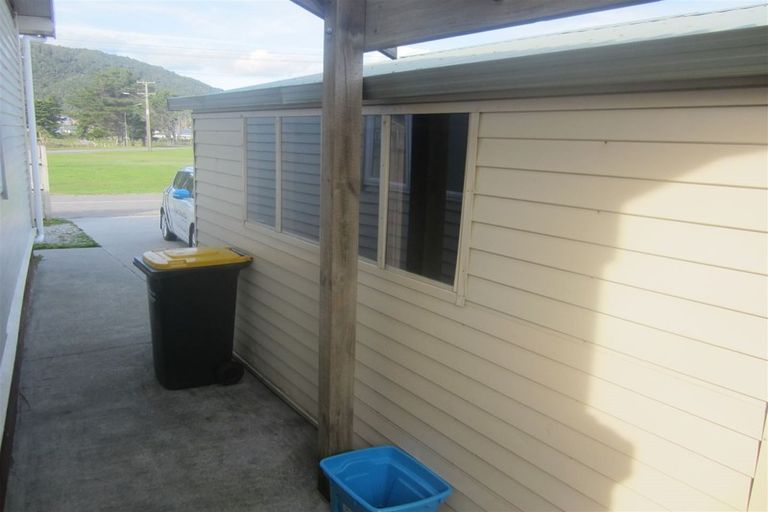 Photo of property in 2 Pitt Street, Cobden, Greymouth, 7802