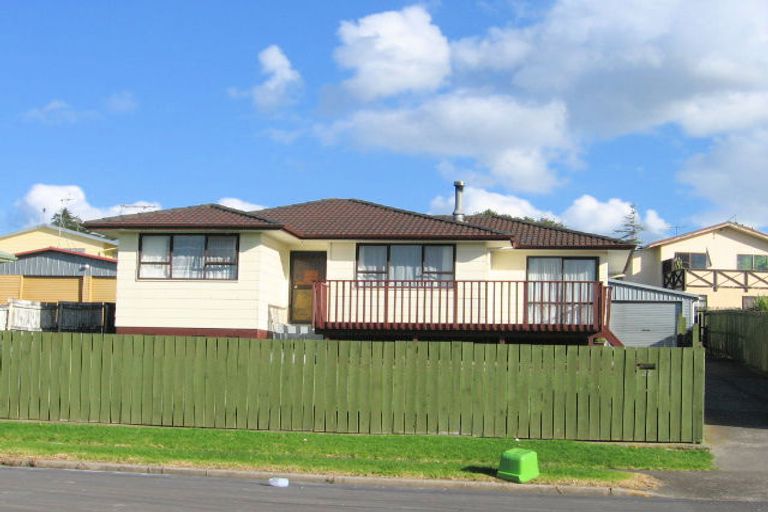 Photo of property in 28 Darnell Crescent, Clover Park, Auckland, 2019