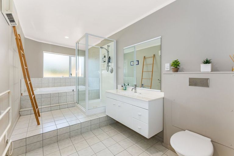 Photo of property in 3 Inlet Waters, Whitby, Porirua, 5024