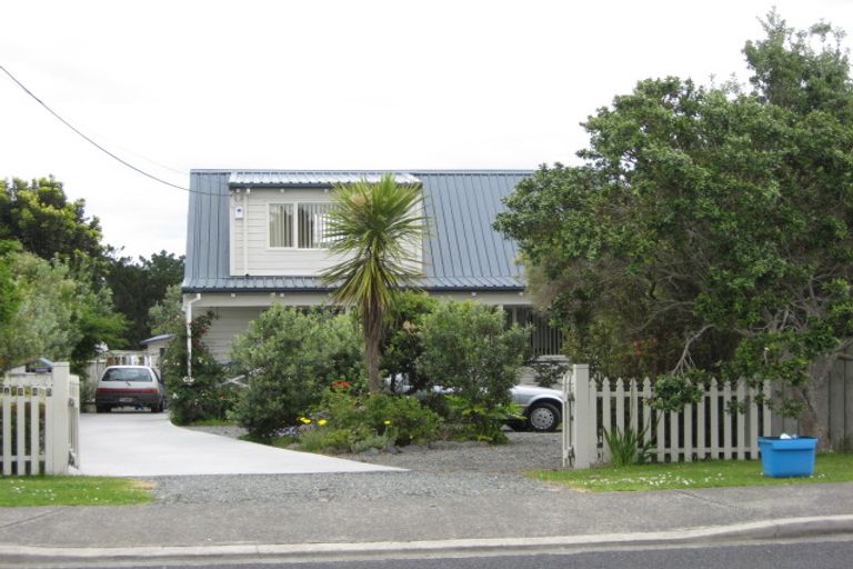 Photo of property in 1385 Whangaparaoa Road, Army Bay, Whangaparaoa, 0930