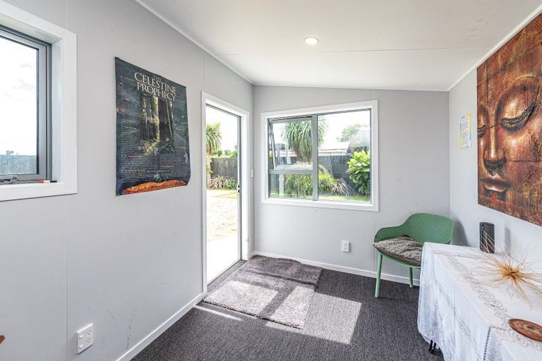 Photo of property in 3 Kamahi Street, Castlecliff, Whanganui, 4501