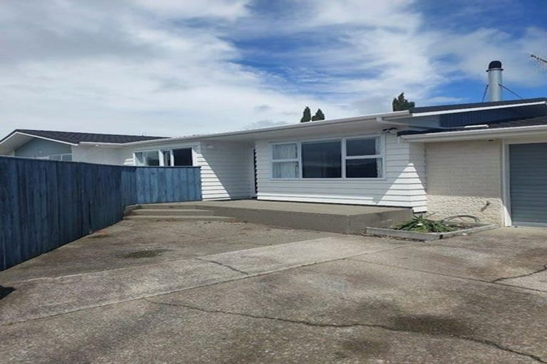 Photo of property in 76 Gray Avenue, Paraparaumu Beach, Paraparaumu, 5032