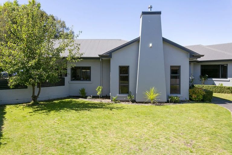 Photo of property in 19 Luberon Way, Nukuhau, Taupo, 3330