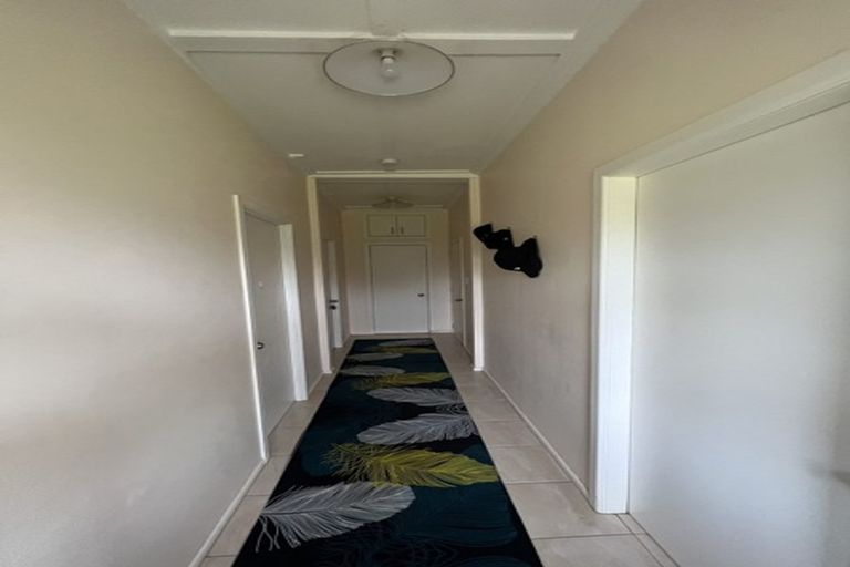 Photo of property in 48 Brandon Road, Glen Eden, Auckland, 0602