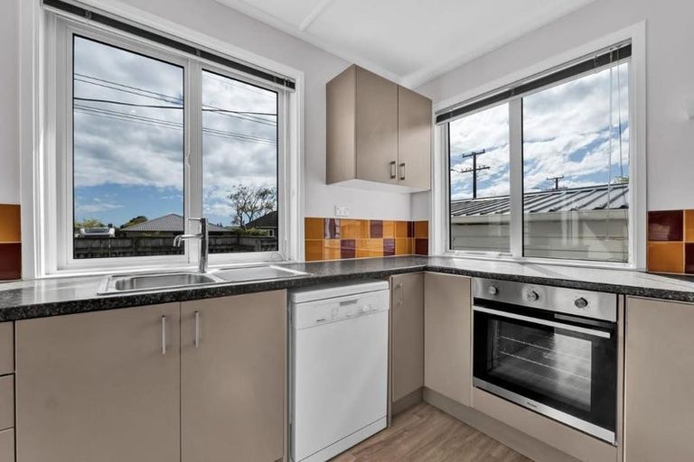 Photo of property in 1/324 Carrington Street, Vogeltown, New Plymouth, 4310
