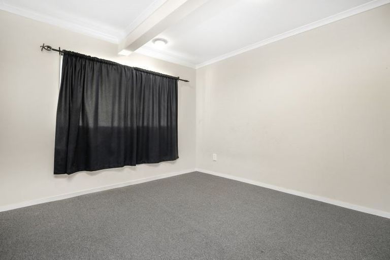 Photo of property in 64 Reynella Drive, Massey, Auckland, 0614
