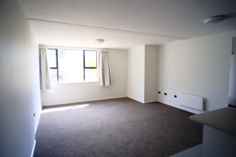 Photo of property in Te Awhina Apartments, 9/22 Sussex Street, Mount Cook, Wellington, 6021