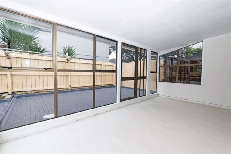 Photo of property in 65 Pooks Road, Ranui, Auckland, 0612