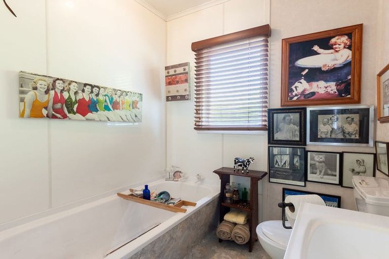 Photo of property in 15a Goldsborough Avenue, Raumati Beach, Paraparaumu, 5032