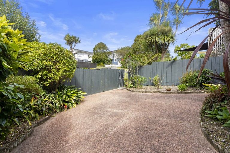 Photo of property in 4/36a Sunnynook Road, Sunnynook, Auckland, 0620