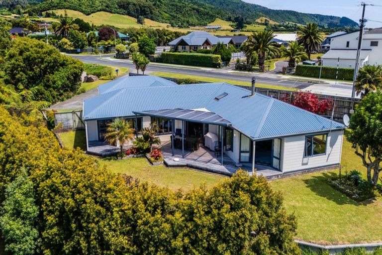 Photo of property in 125 Wairau Road, Oakura, 4314