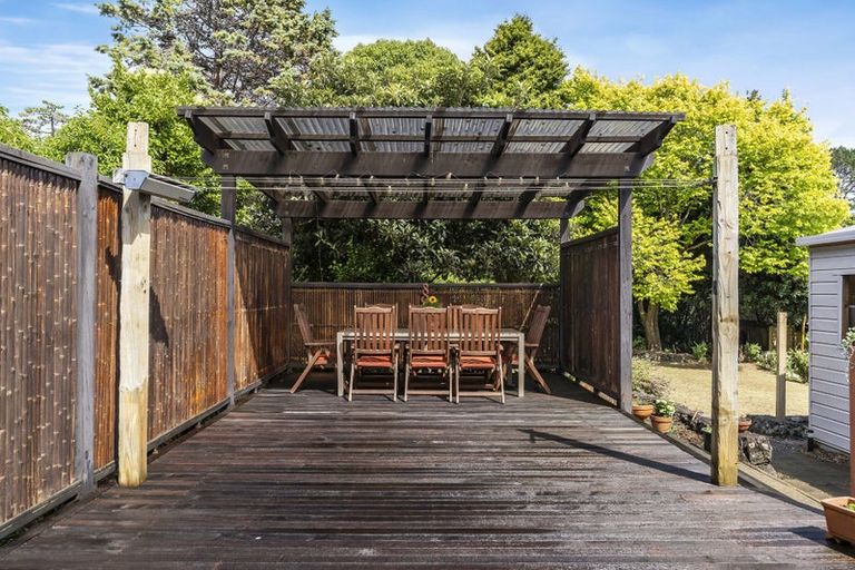 Photo of property in 136 Lynwood Road, New Lynn, Auckland, 0600