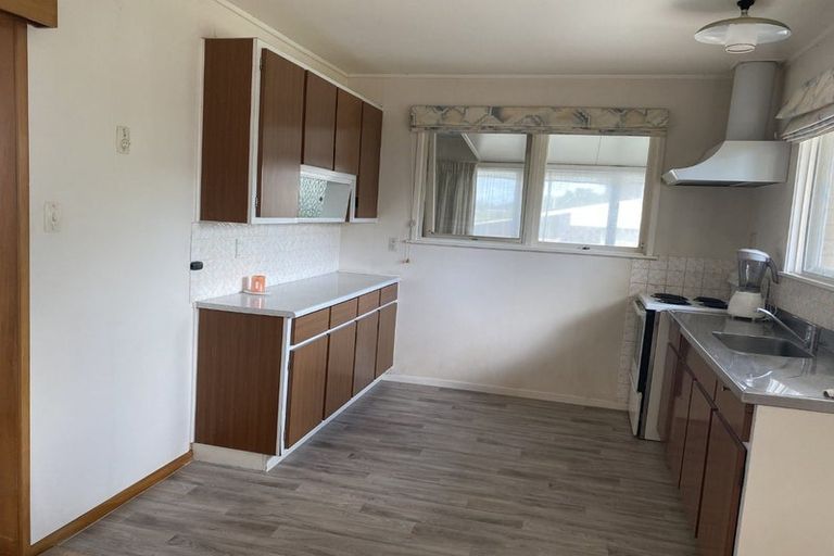 Photo of property in 2/7 Cascades Road, Pakuranga Heights, Auckland, 2010