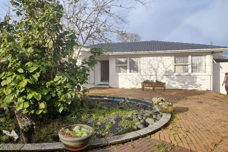 Photo of property in 41 Takapu Street, Henderson, Auckland, 0612