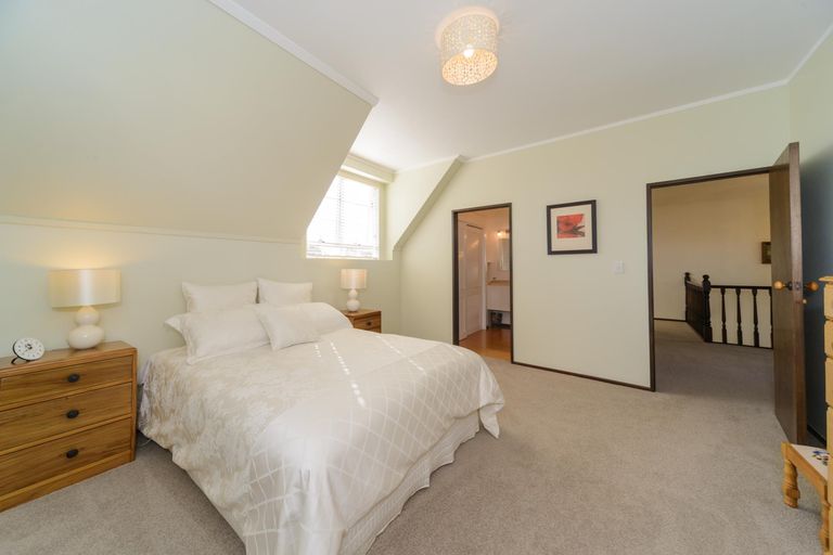 Photo of property in 26a Karina Terrace, Roslyn, Palmerston North, 4414